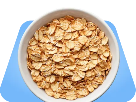 Завтрак - овсяная каша с ягодами и орехами